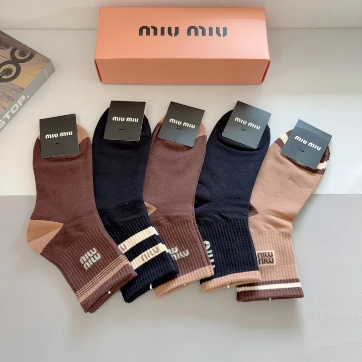 スーパーコピー ミュウミュウ 靴下
