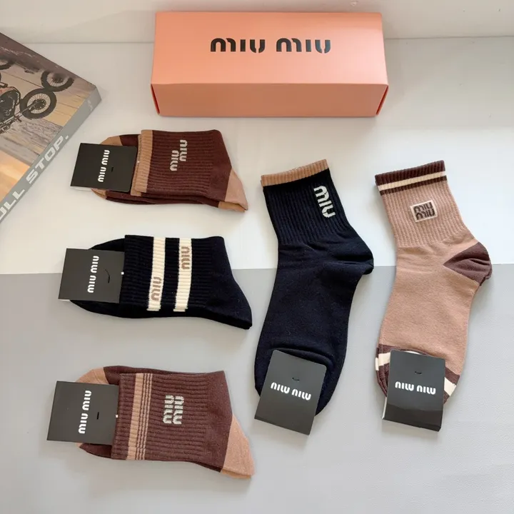 スーパーコピー ミュウミュウ 靴下