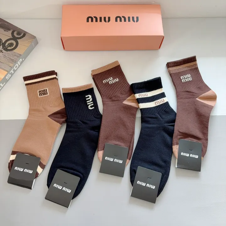 スーパーコピー ミュウミュウ 靴下