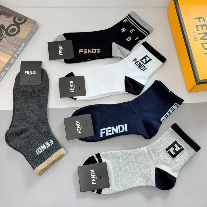 スーパーコピー フェンディ 靴下