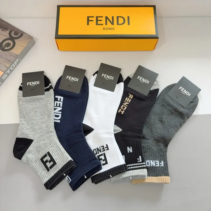 スーパーコピー フェンディ 靴下