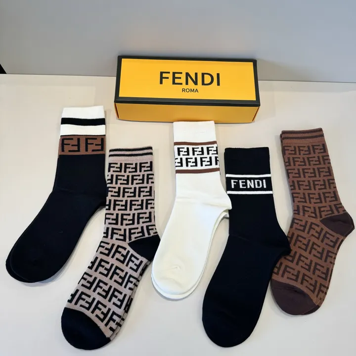 スーパーコピー ヴェルサーチ 靴下