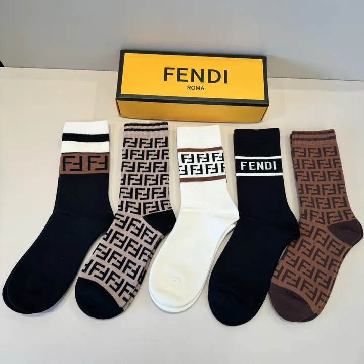 スーパーコピー ヴェルサーチ 靴下