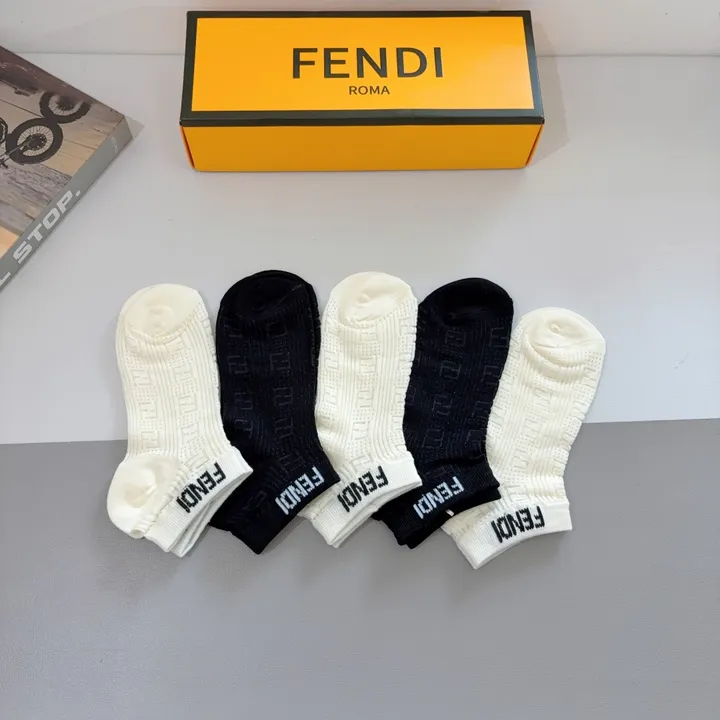 スーパーコピー ヴェルサーチ 靴下