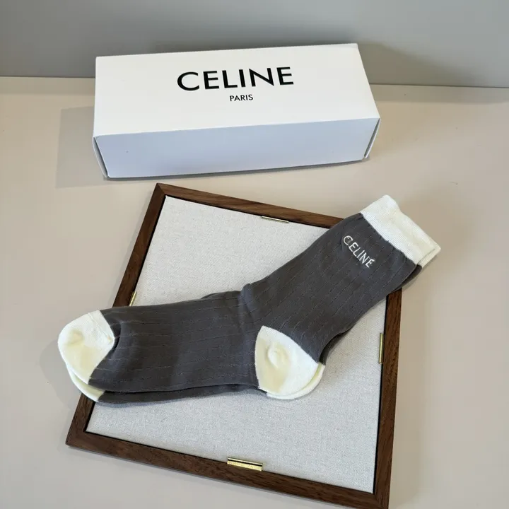 スーパーコピー ディオール 靴下