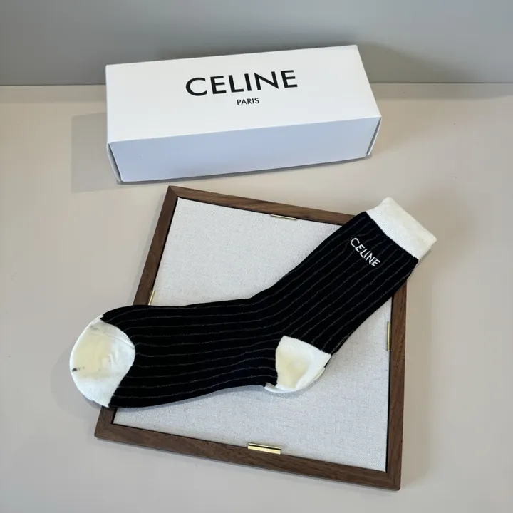 スーパーコピー ディオール 靴下