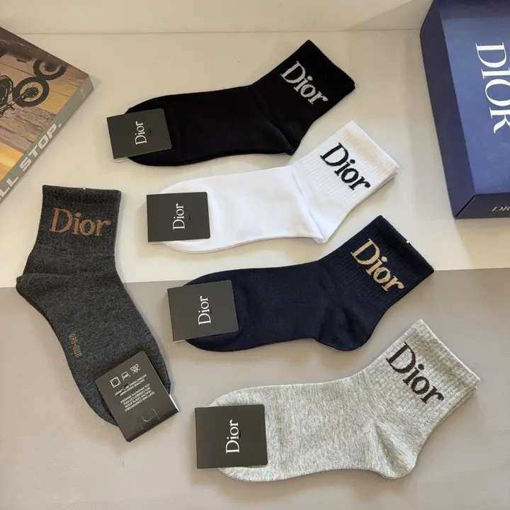 スーパーコピー ディオール 靴下