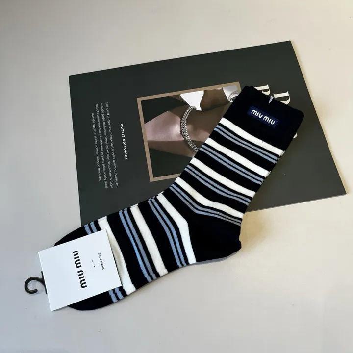 スーパーコピー ミュウミュウ 靴下