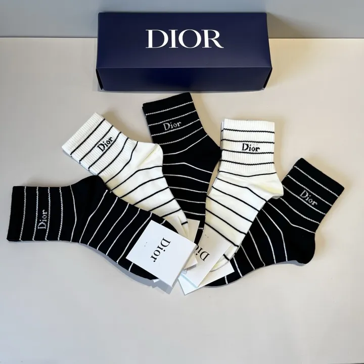 スーパーコピー ディオール 靴下