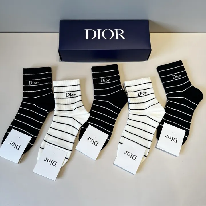 スーパーコピー ディオール 靴下