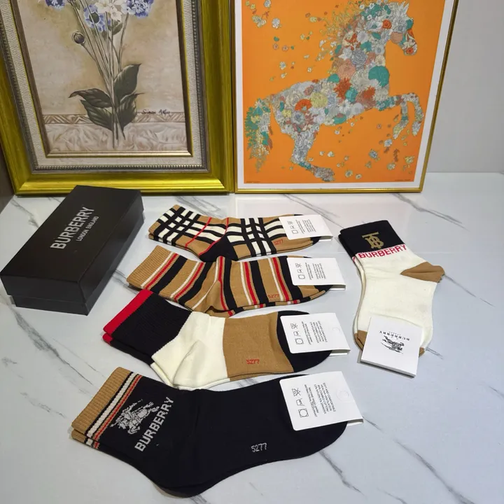 スーパーコピー プラダ 靴下