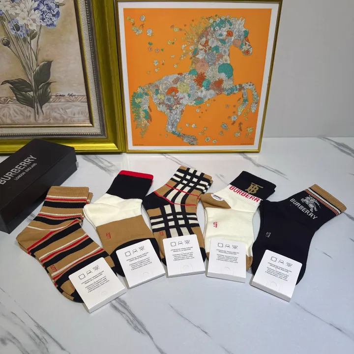 スーパーコピー プラダ 靴下