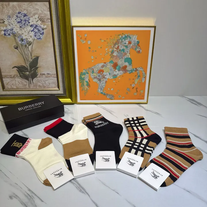 スーパーコピー プラダ 靴下