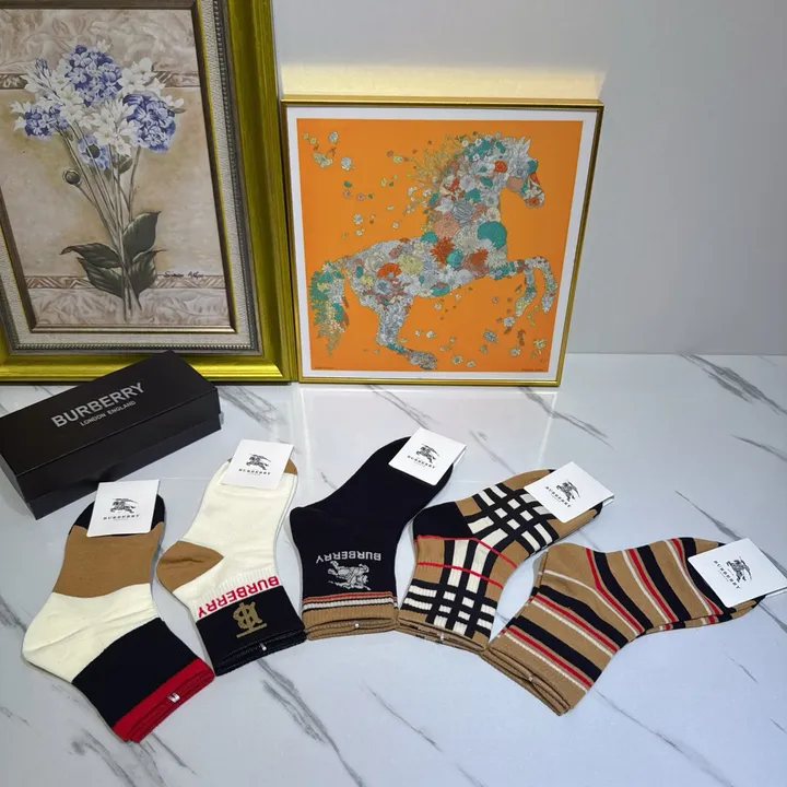 スーパーコピー プラダ 靴下