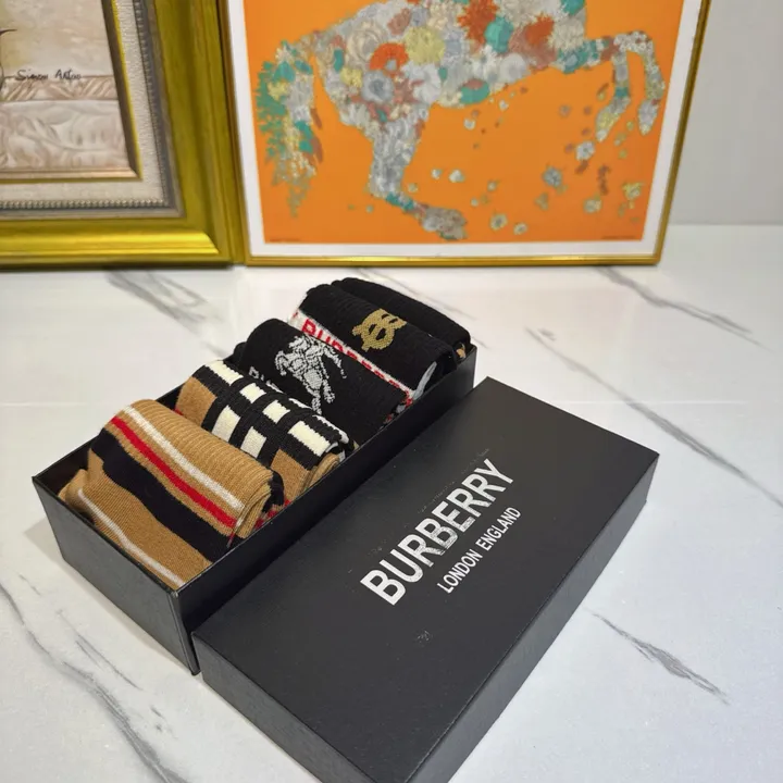 スーパーコピー プラダ 靴下