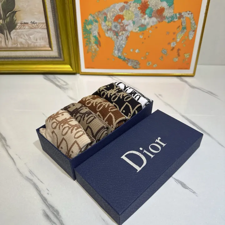 スーパーコピー ディオール 靴下