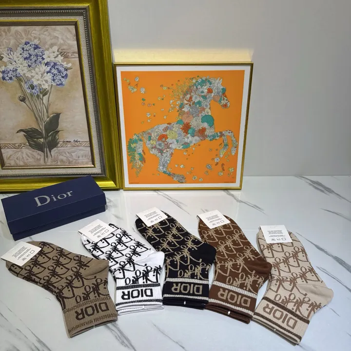 スーパーコピー ディオール 靴下