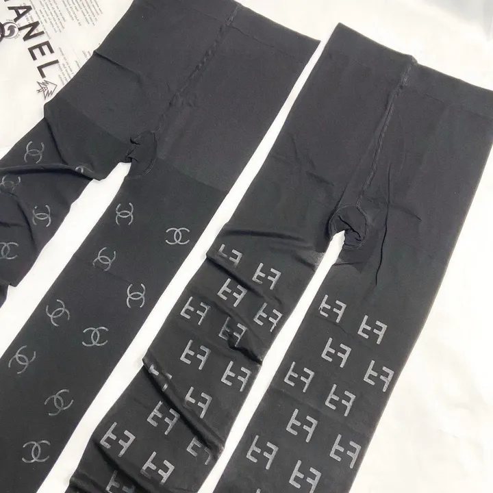 スーパーコピー ヴェルサーチ 靴下