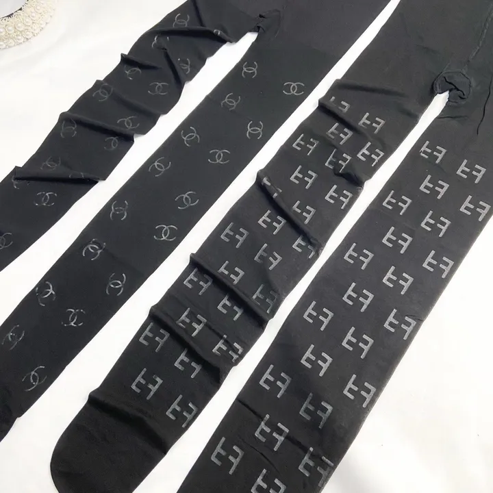 スーパーコピー ヴェルサーチ 靴下