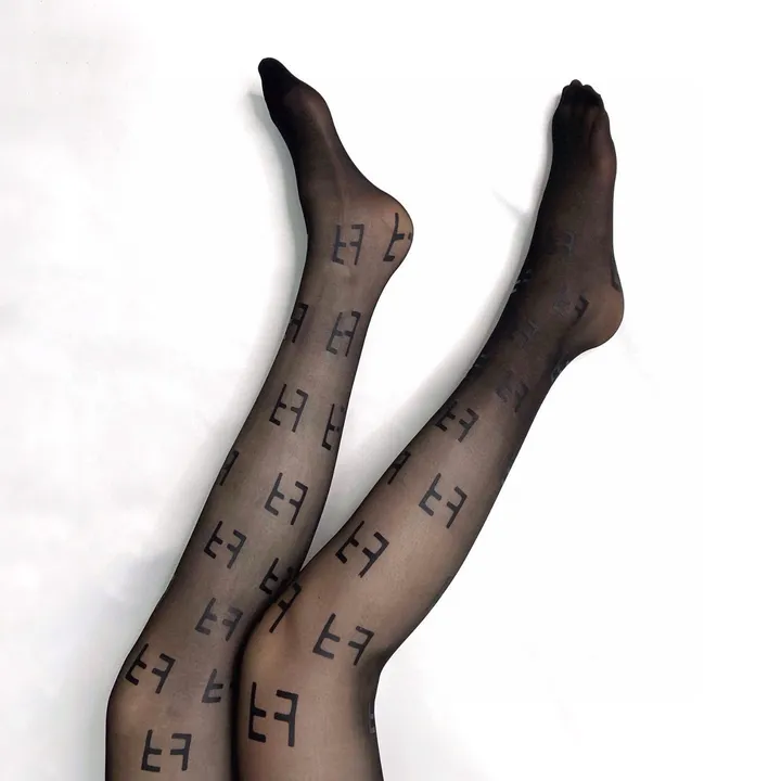 スーパーコピー ヴェルサーチ 靴下