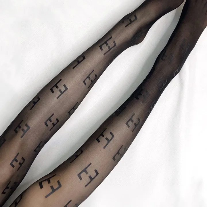 スーパーコピー ヴェルサーチ 靴下