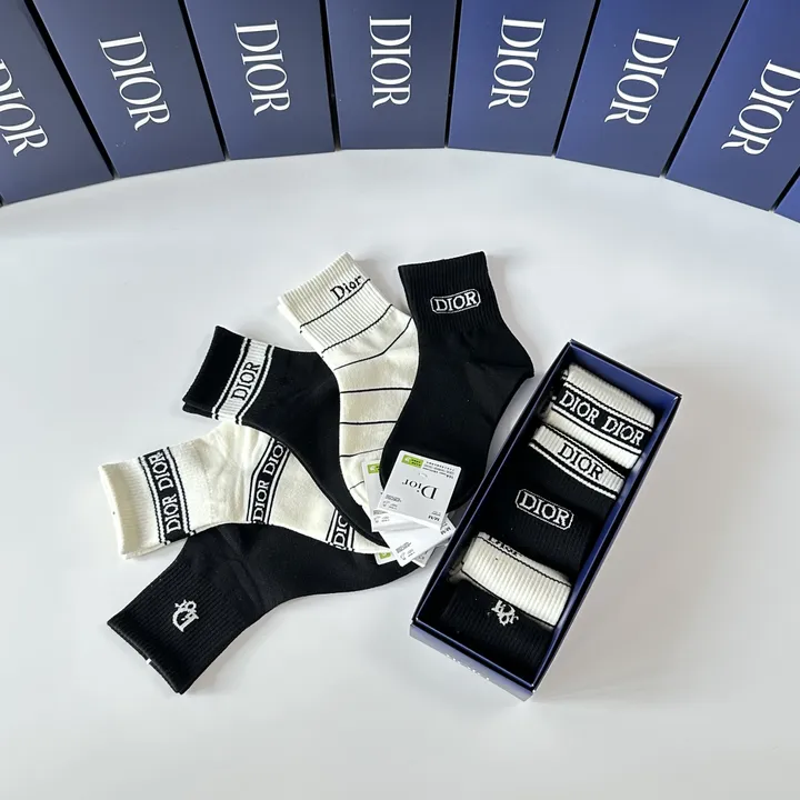 スーパーコピー ディオール 靴下