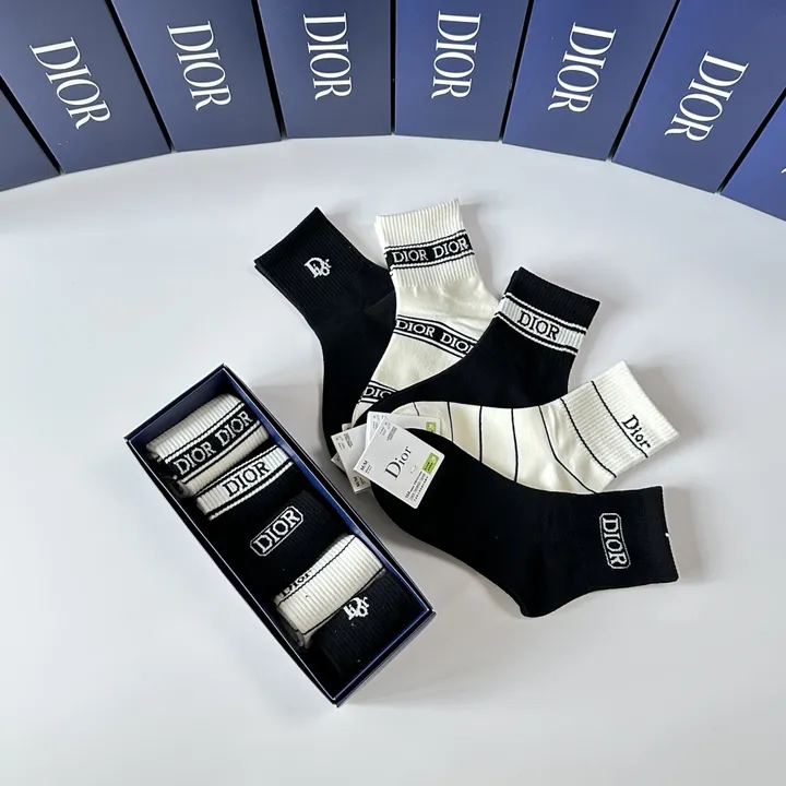 スーパーコピー ディオール 靴下