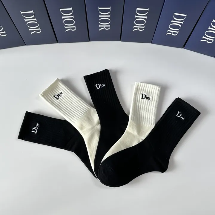 スーパーコピー ディオール 靴下