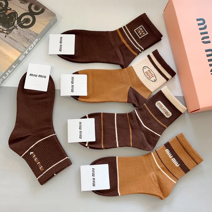 スーパーコピー ミュウミュウ 靴下