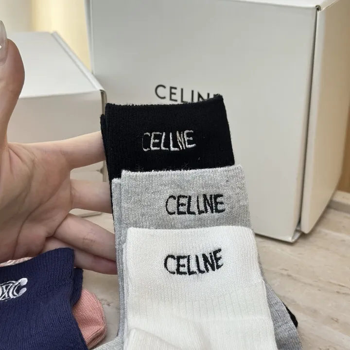 スーパーコピー ディオール 靴下