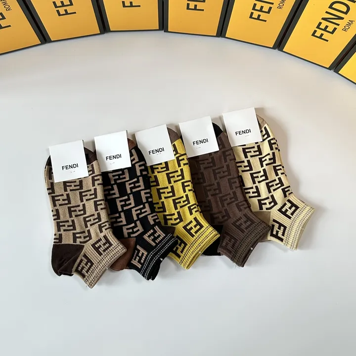 スーパーコピー ヴェルサーチ 靴下