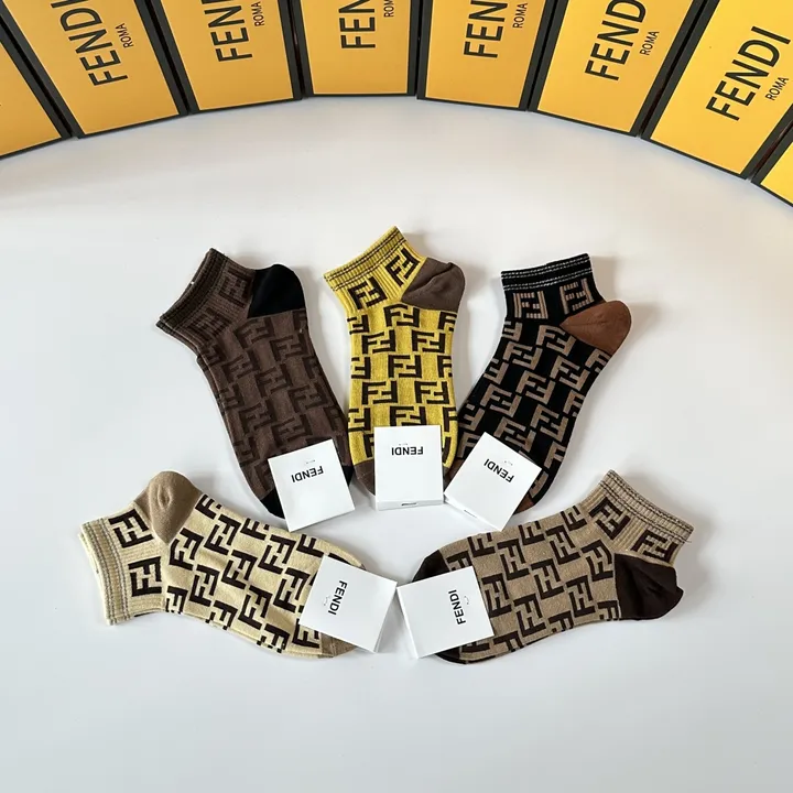 スーパーコピー ヴェルサーチ 靴下