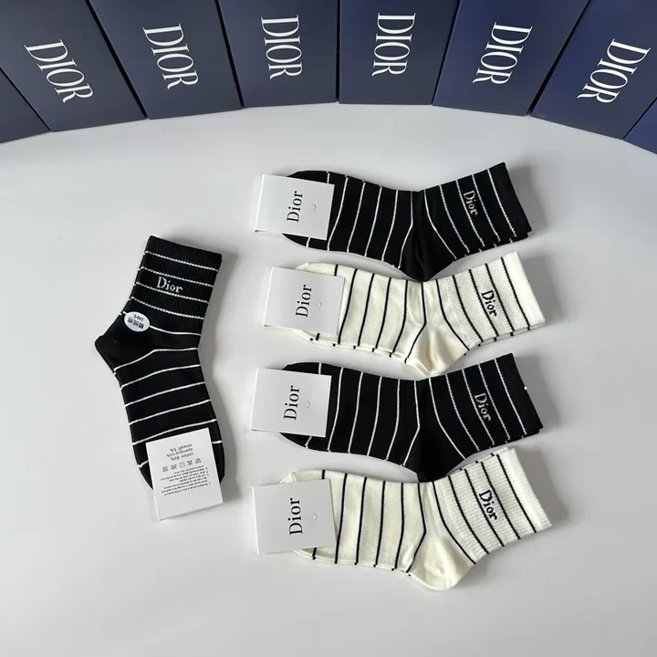 スーパーコピー ディオール 靴下