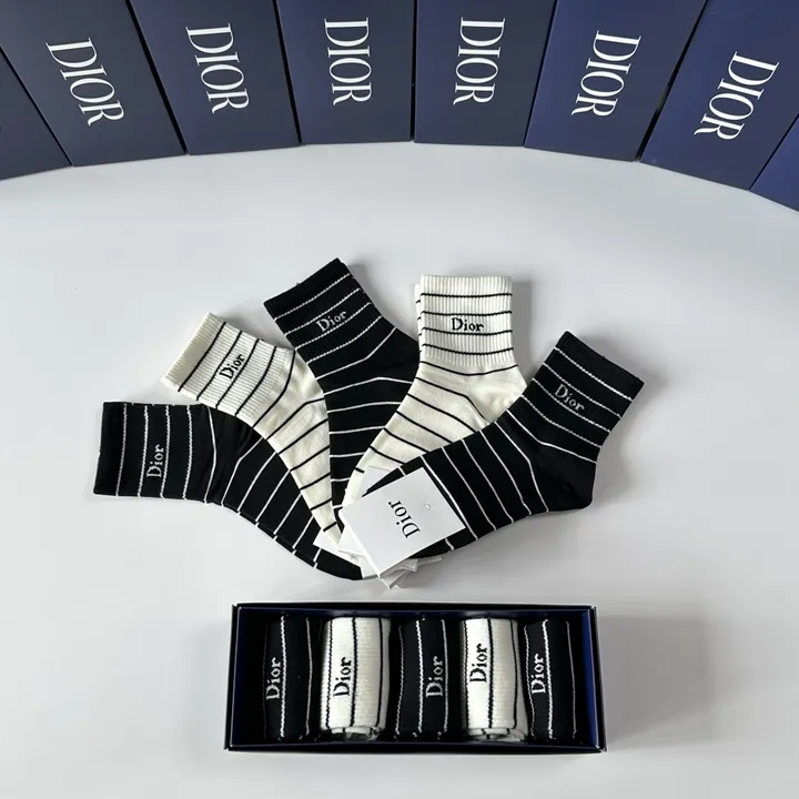 スーパーコピー ディオール 靴下