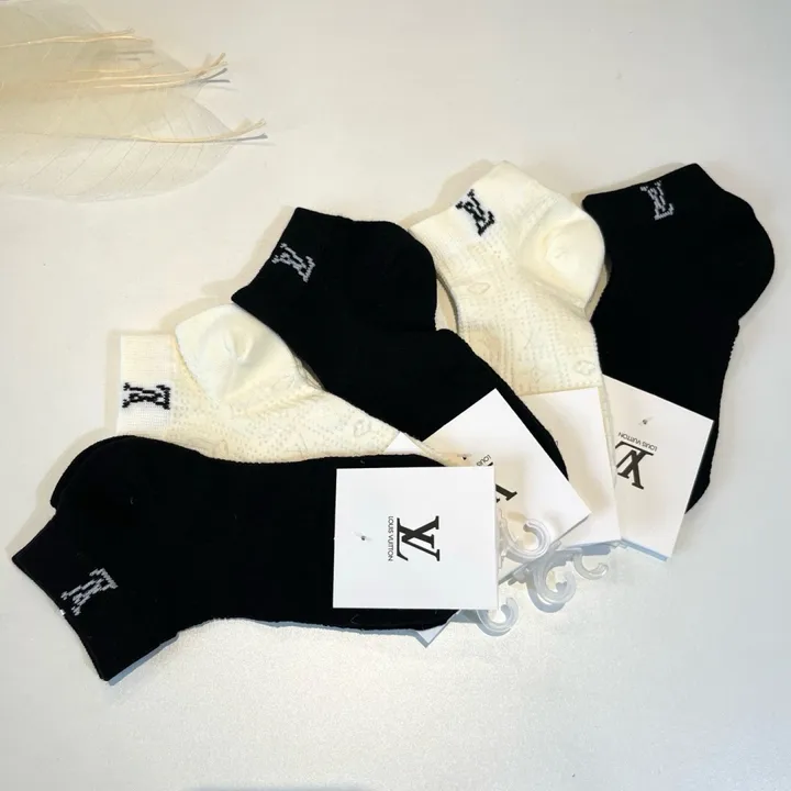 スーパーコピー ルイヴィトン 靴下