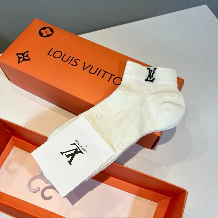 スーパーコピー ルイヴィトン 靴下
