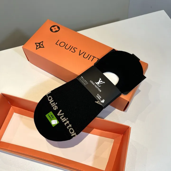 スーパーコピー ルイヴィトン 靴下