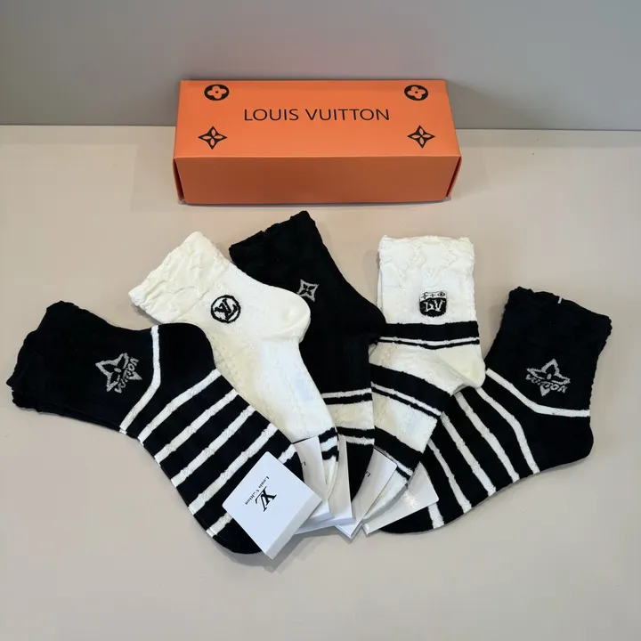 スーパーコピー ルイヴィトン 靴下