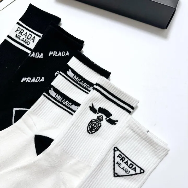 スーパーコピー バレンシアガ 靴下