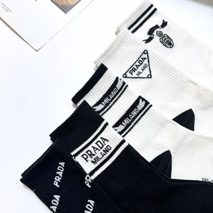 スーパーコピー バレンシアガ 靴下