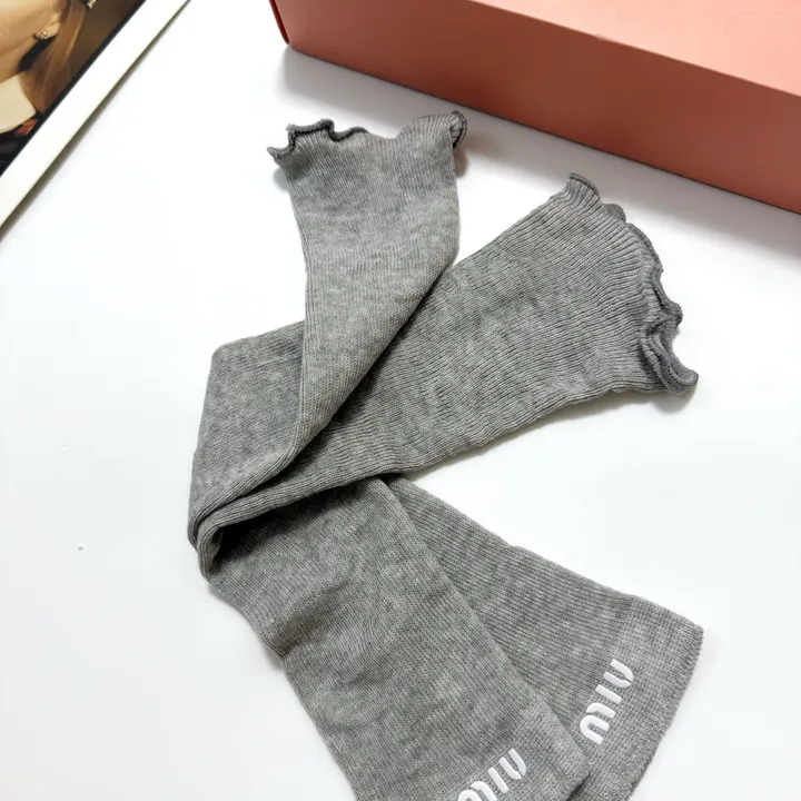 スーパーコピー ミュウミュウ 靴下