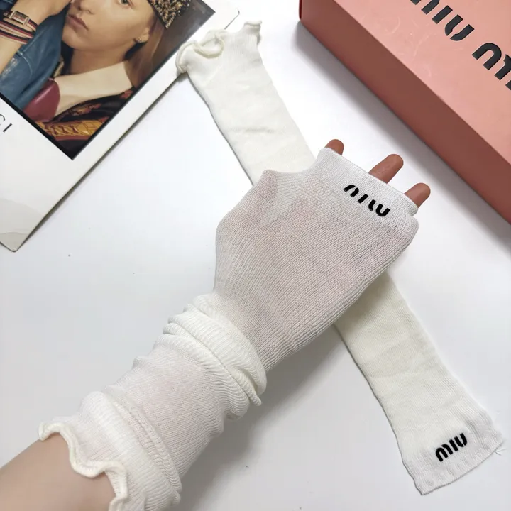 スーパーコピー ミュウミュウ 靴下