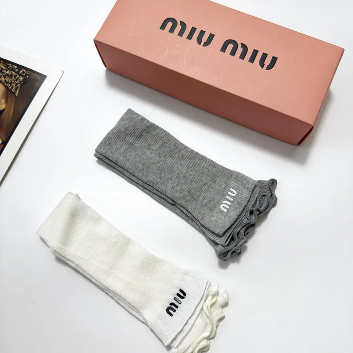 スーパーコピー ミュウミュウ 靴下