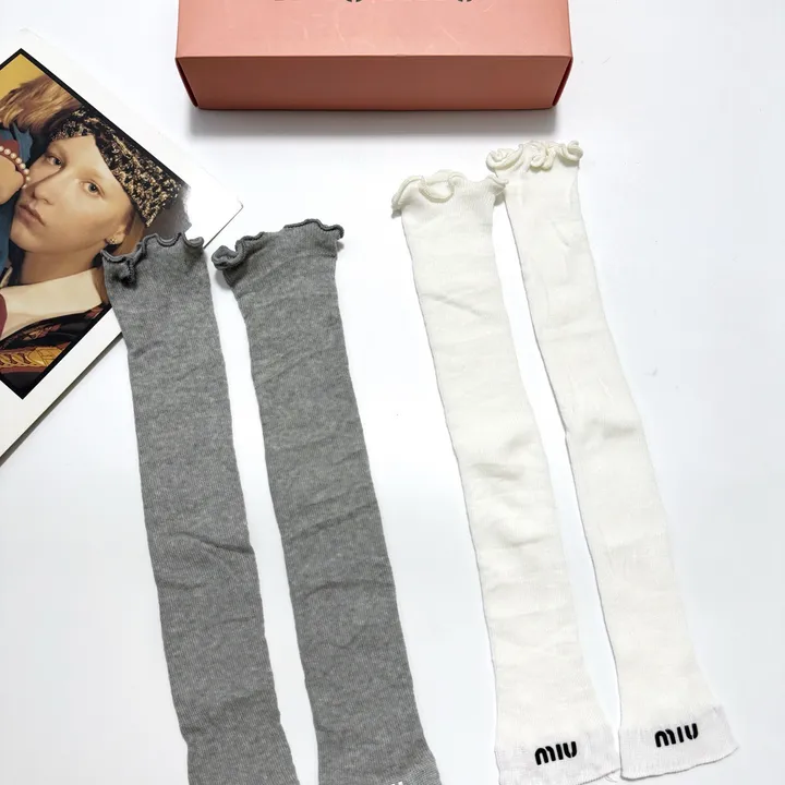 スーパーコピー ミュウミュウ 靴下