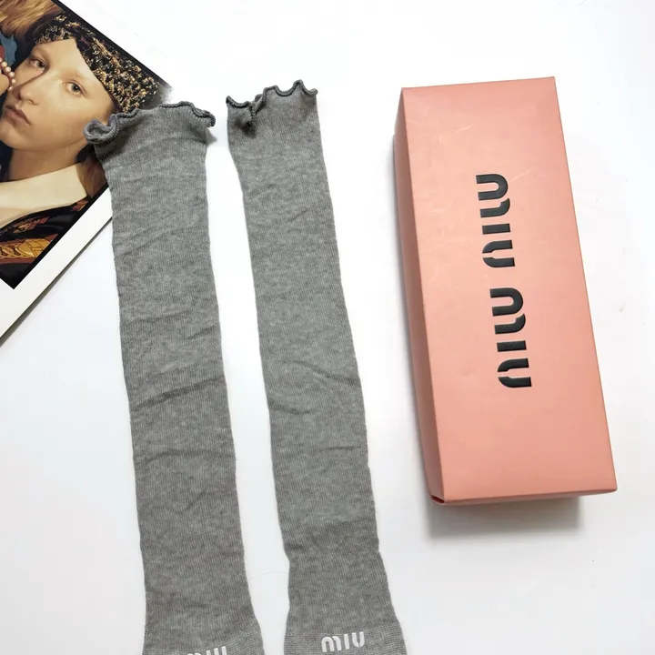 スーパーコピー ミュウミュウ 靴下