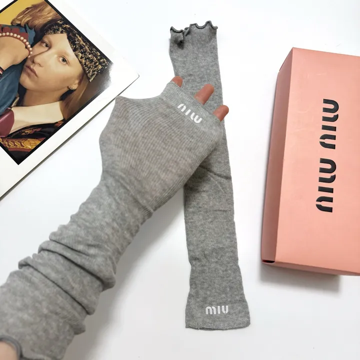 スーパーコピー ミュウミュウ 靴下