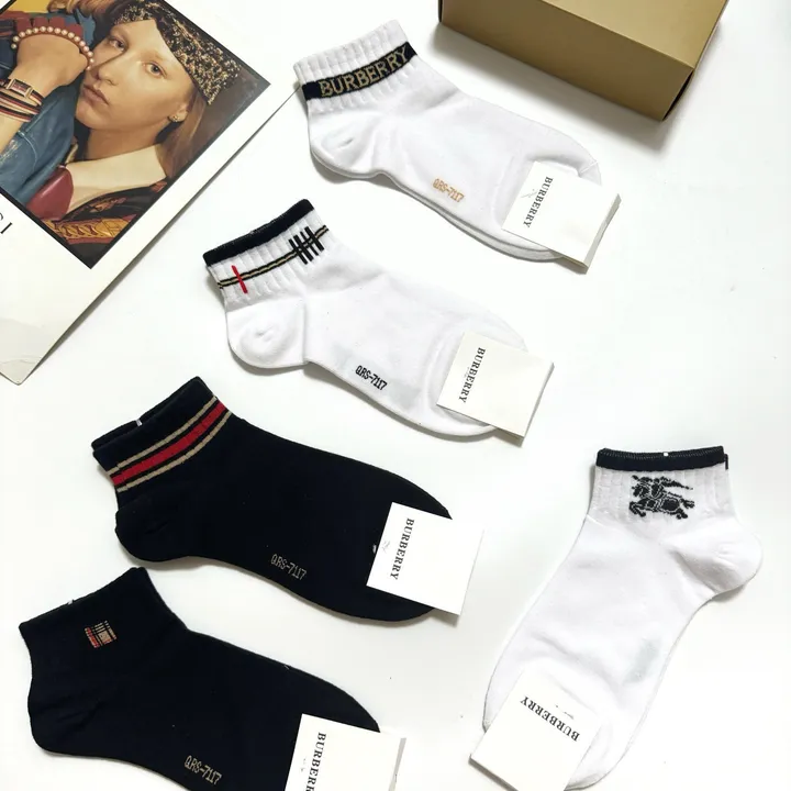 スーパーコピー プラダ 靴下