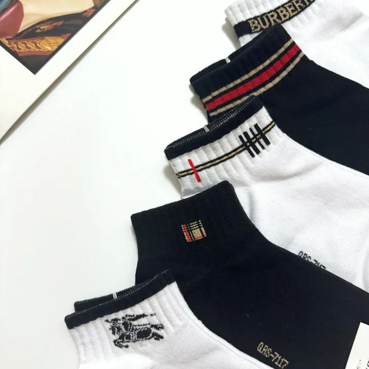 スーパーコピー プラダ 靴下