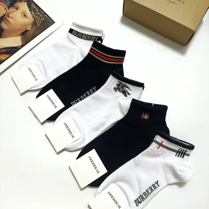 スーパーコピー プラダ 靴下