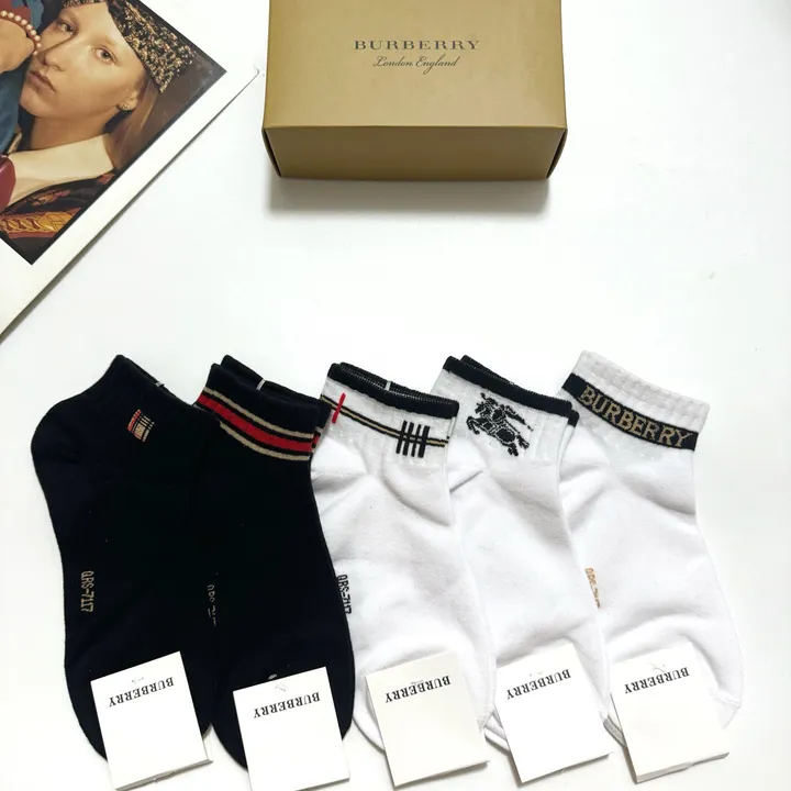 スーパーコピー プラダ 靴下